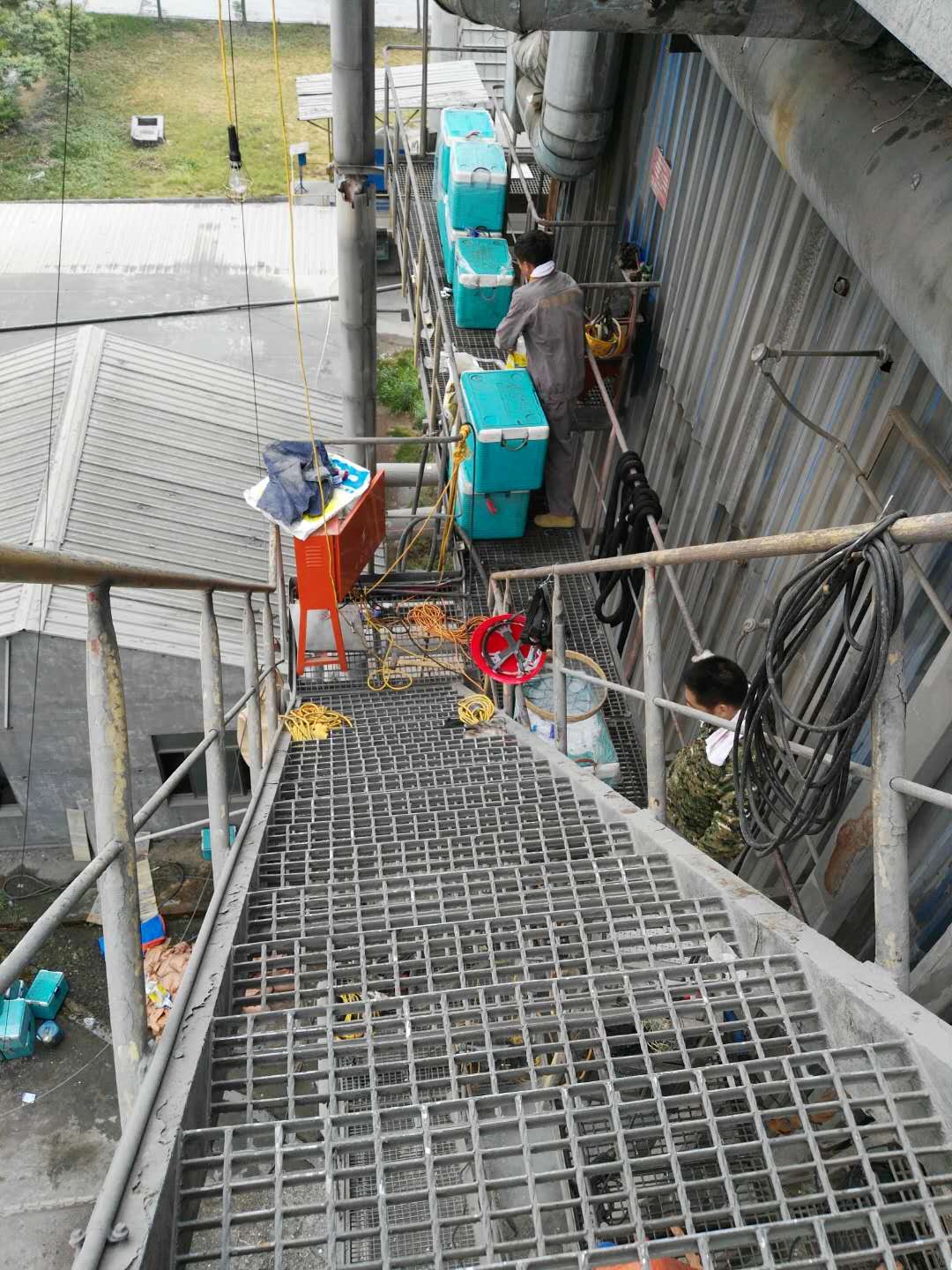 水泥厂窑头锅炉清洗场景